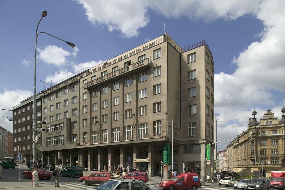 ホテル レギエ プラハ エクステリア 写真